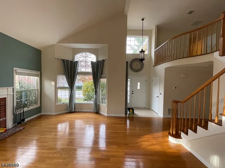 111 Autumn Ridge Rd — Photo 6
