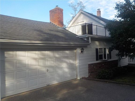 2nd image of 19 Old Pound Hill Rd