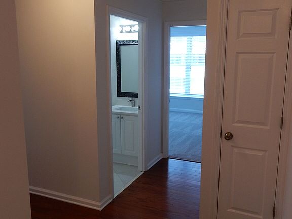 4th image of 3334 Peachtree Rd NE APT 1203
