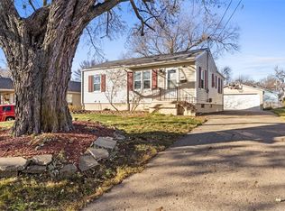 3814 52nd St, Des Moines, IA 50310