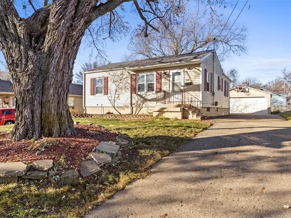 3814 52nd St, Des Moines, IA 50310