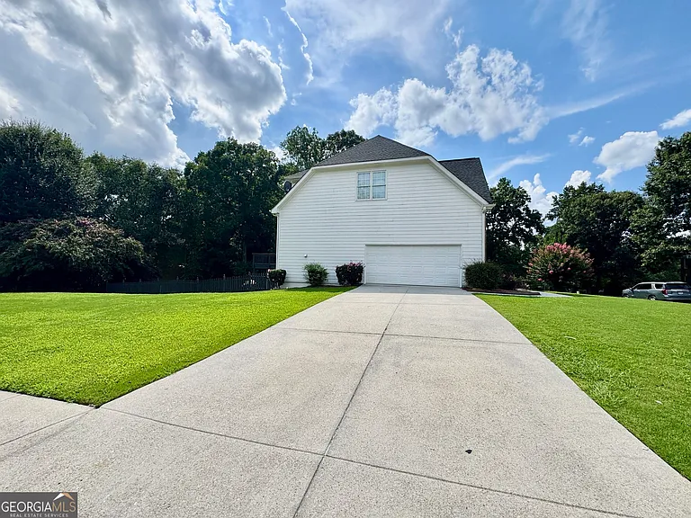 1770 Highland Oaks Way — Photo 4