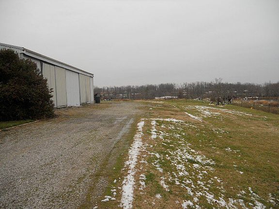 4th image of 392 New Salem Cir