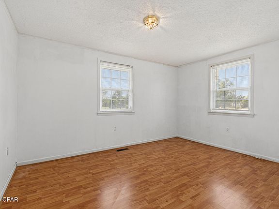 3rd image of 6073 Devorak Dr