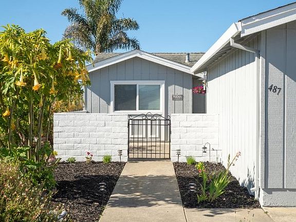 3rd image of 487 Cloudview Dr