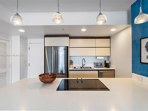 4th image of 2155 Washington Ct APT 301