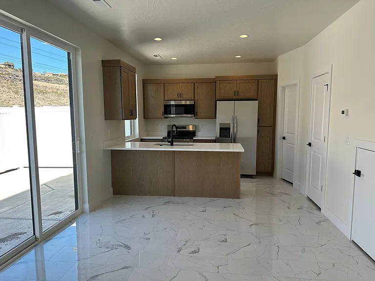 905 S Willow Dr — Photo 9