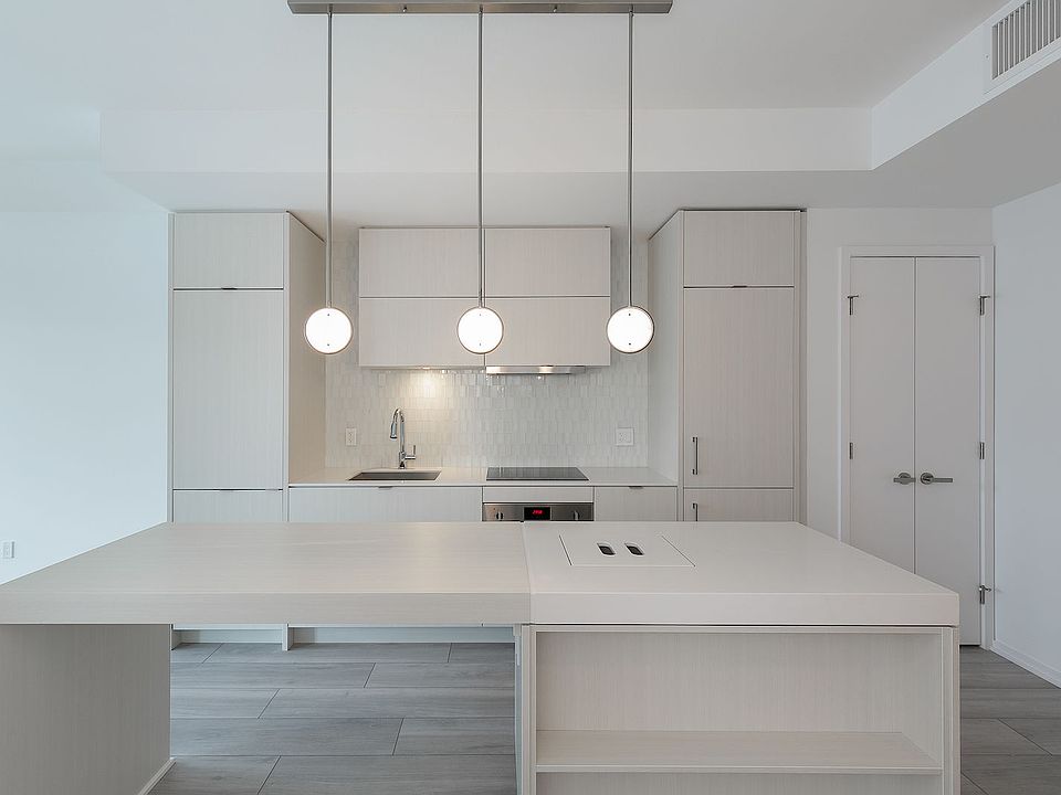 1st image of 1901-615 6th Ave SE #1901