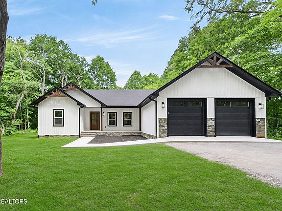 2nd image of 301 Hilltop Dr