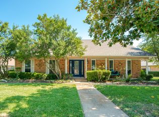 5418 Barcelona Dr, Garland, TX 75043