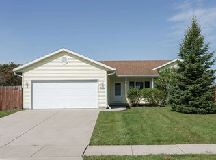 206 Cedar Ave, Delavan, WI 53115