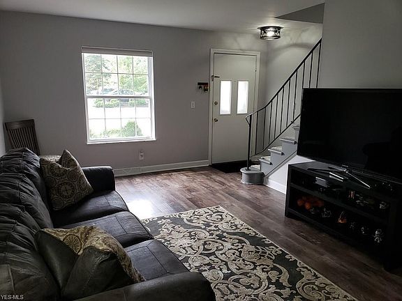 4th image of 143 Chatham Way #143C