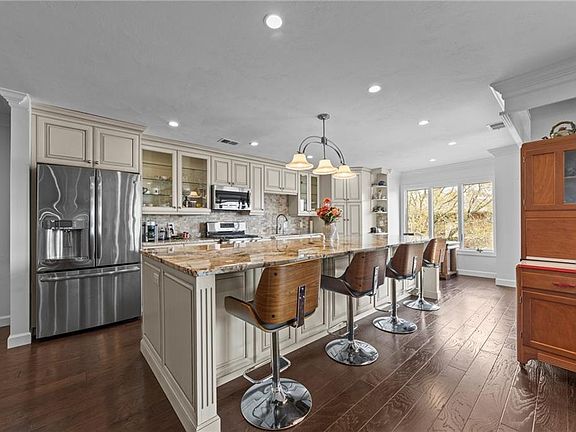5th image of 700 Oriole Drive #225 A