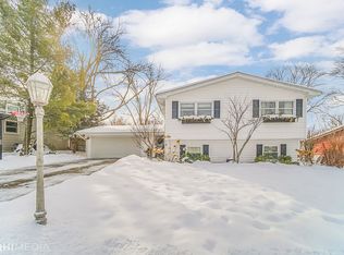 311 Jewel Ave, St Charles, IL 60174