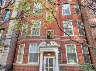 1216 N Astor St APT 2B, Chicago, IL 60610