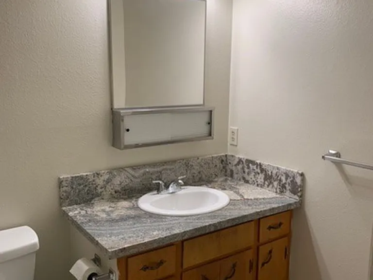 528 Ivy St — Photo 1