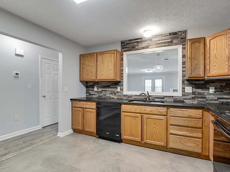 101 Pinewood Dr #1 — Photo 6