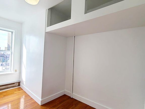 5th image of 805 Tinton Ave #19A