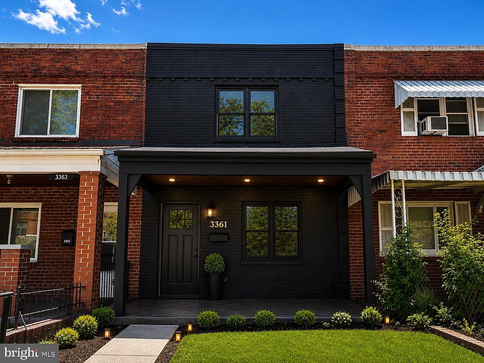 1st image of 3361 Alden Pl NE