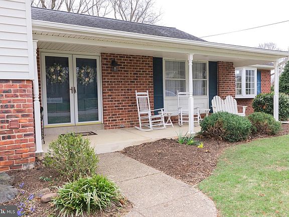 2nd image of 111 Clarrige Dr