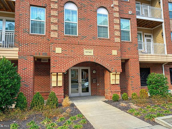 3rd image of 13740 Endeavour Dr APT 402