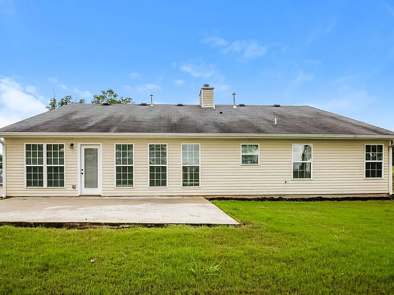 368 Embassy Dr — Photo 16