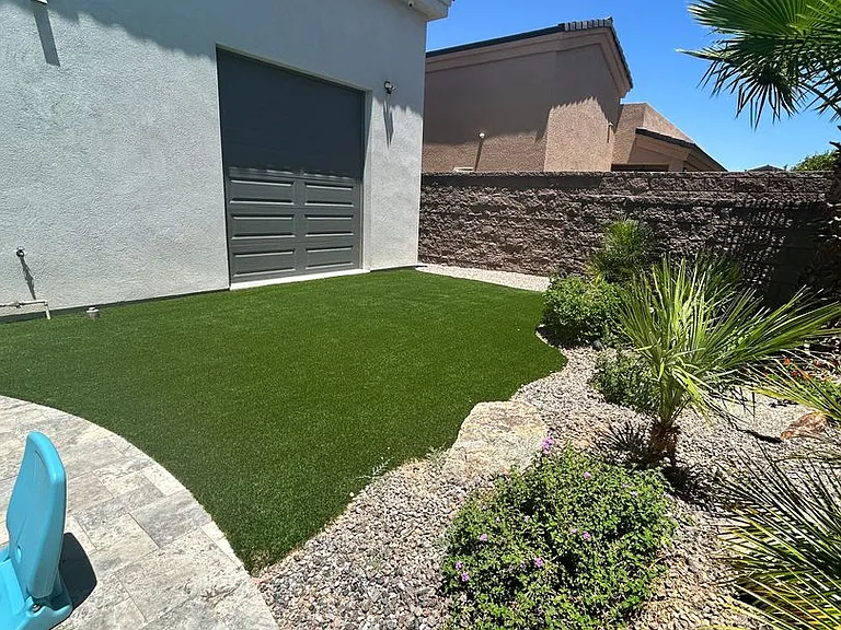 4736 N Diana Ave — Photo 33