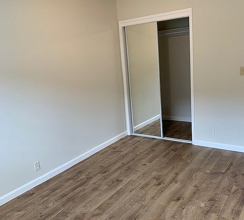 3rd image of 3830 Barker Dr