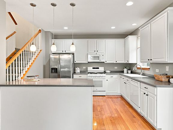 5th image of 111 Neutrenton Ave