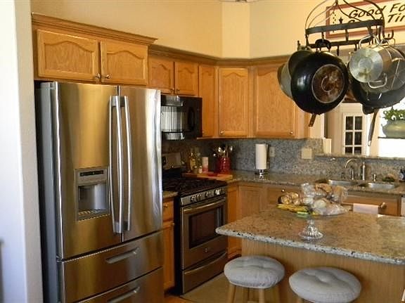 3rd image of 2624 Horsetail Dr