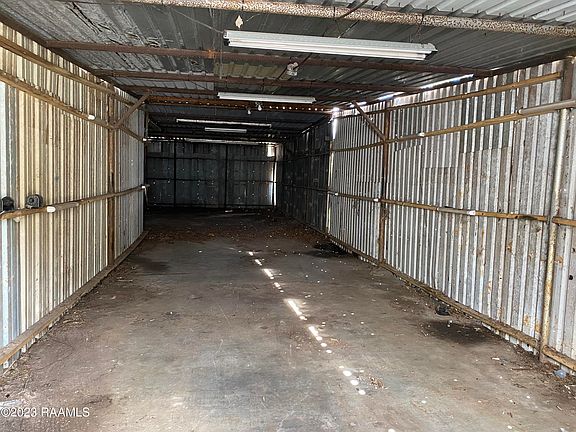 4th image of 1025 Robert Ln