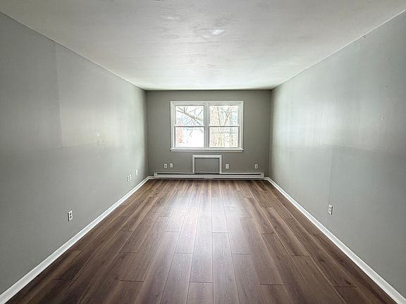 4th image of 156 Bull Hill Ln #2-9