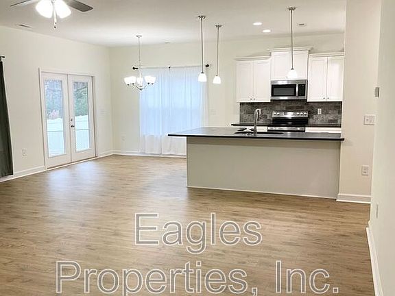4th image of 300 Creeks Edge
