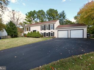 10217 McKean Ct, Great Falls, VA
