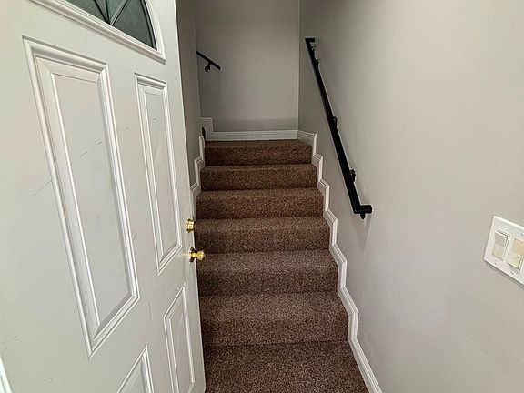 4th image of 120 E 24th St