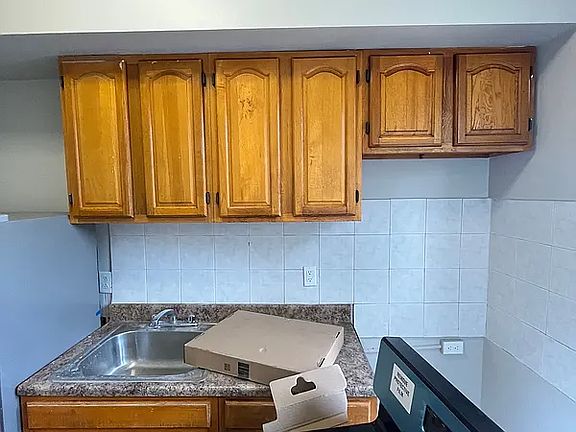 5th image of 21 E 21st St #C2