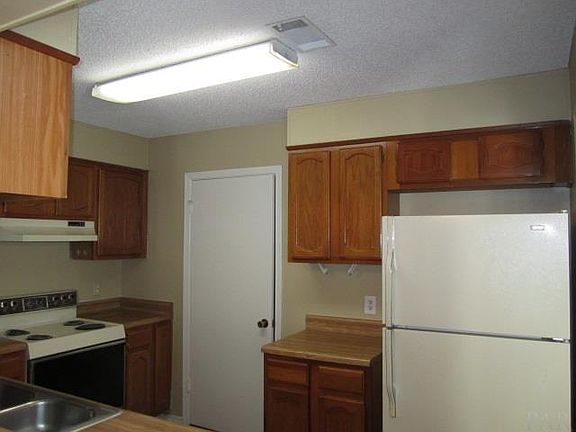 4th image of 3009 Cedarwood Village Ln