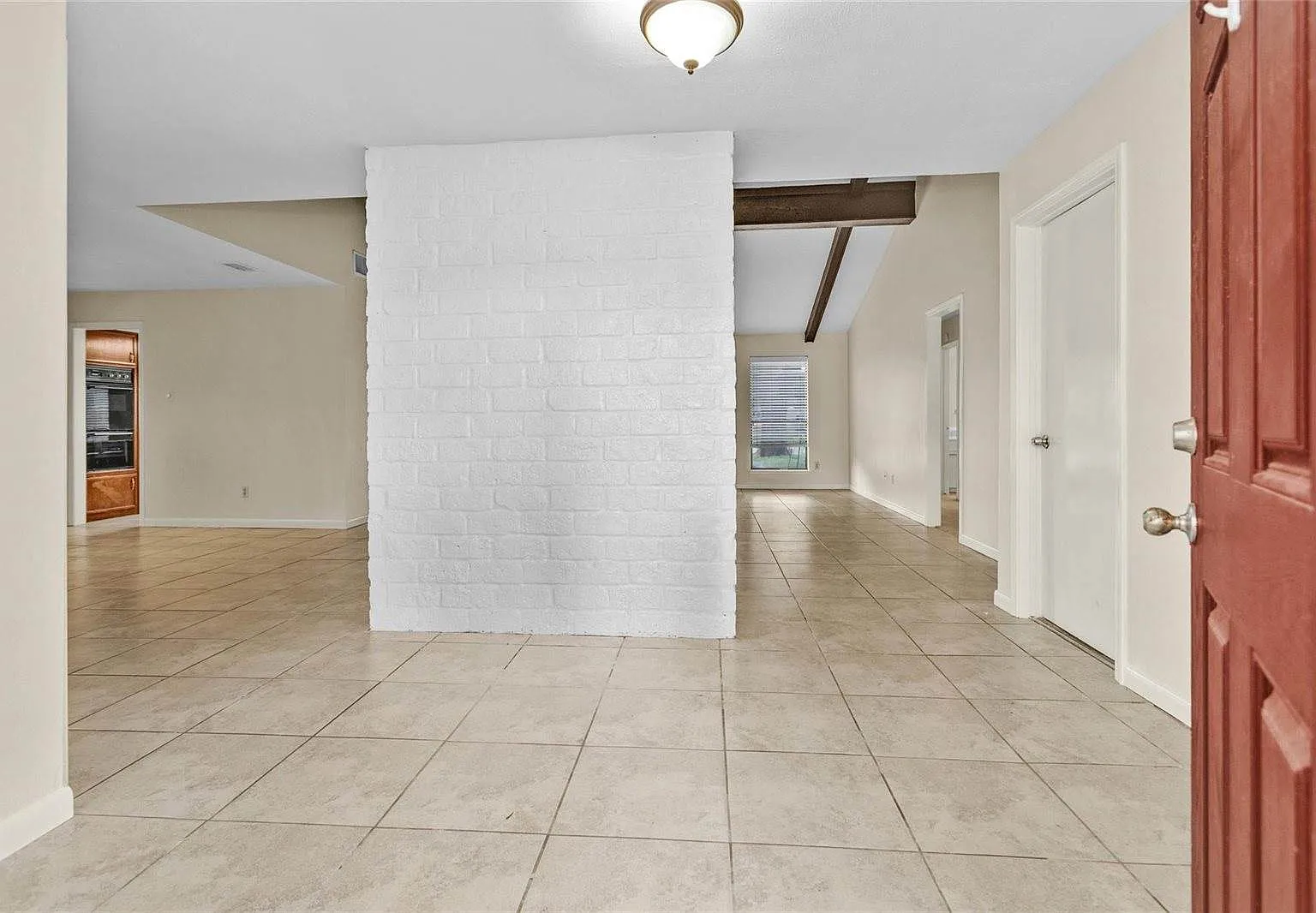 3 bed, 1907 sqft, $2,000 — Photo 4