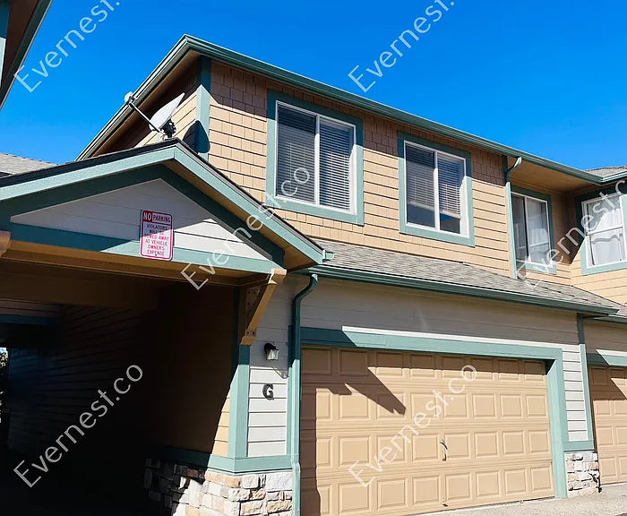 2851 Kansas Dr — Photo 2