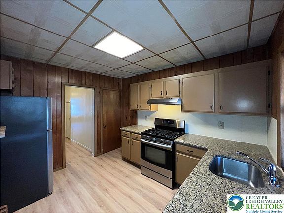 5th image of 746 N 10th St