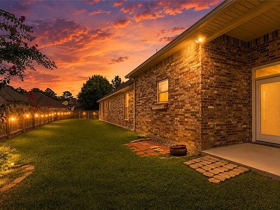 5th image of 869 Capistrano Ct