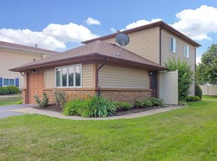 564 Sauk Ct, Carol Stream, IL 60188