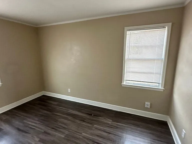 2045 Lamar Ave — Photo 19