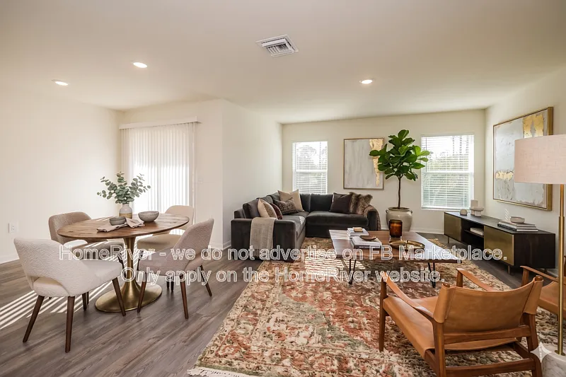 4 bed, 2.0 bath, 1665 sqft, $1,915 — Photo 2