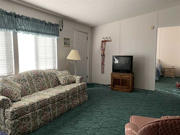 4th image of 206 Pamela Dr