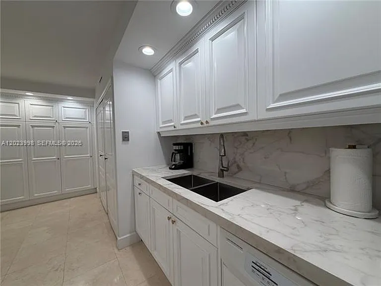 1111 Crandon Blvd #B1105 — Photo 20