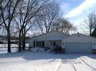 1128 Candlewick Dr NW, Poplar Grove, IL 61065