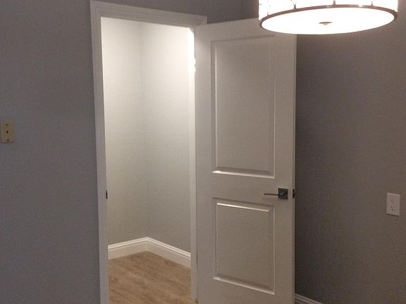 4th image of 105 Carlton Ave #2