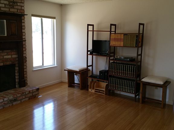 3rd image of 2110 Greenwood Pl