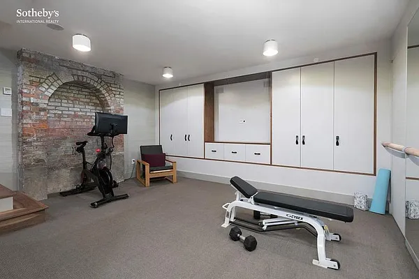 Sold by Sotheby's International Realty | media 45